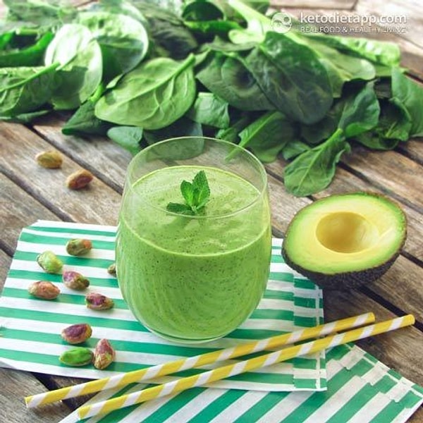 8. Зеленый коктейль с фисташками