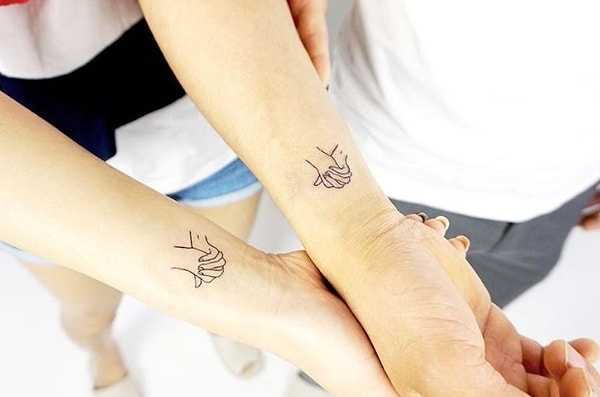 2. Чтобы мы могли держаться за руки даже тогда, когда держимся за руки