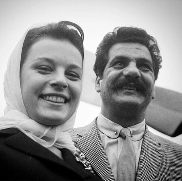 Hülya Koçyiğit ve Erol Taş, 1963 yapımı Susuz Yaz setinde.