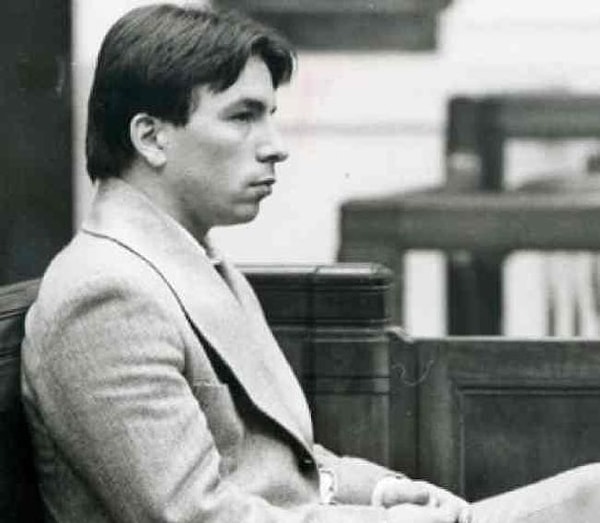 6. Джеймс П. Рива, вампир-шизофреник, убивший свою прикованную к инвалидному креслу бабушку