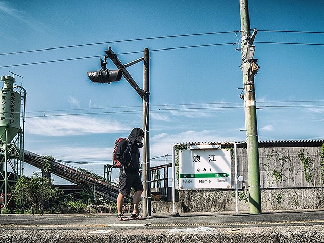 Fakat kurallara uymayı pek de kendine uygun görmeyenler mesela 27 yaşındaki Malezyalı fotoğrafçı Keow Wee Loong gibi, Fukushima'nın "No Entry (Girilmez)" politikasını görmezden gelmeyi seçti ve inanılmaz fotoğrafları çekti.