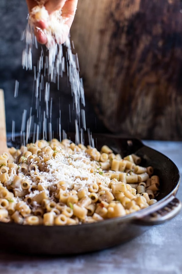 11. Makarnanızı İtalyan usülü pilav (risotto) pişirir gibi pişirin.