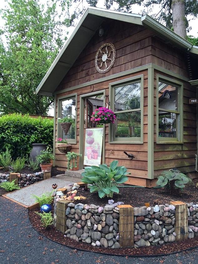 3. This gorgeous gardening shed.