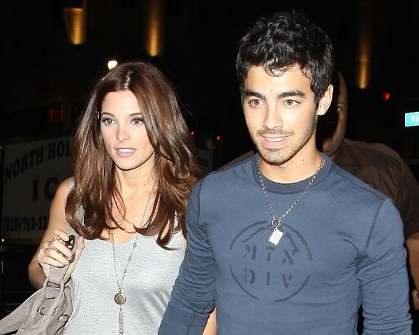 10. Джо Джонас и Эшли Грин