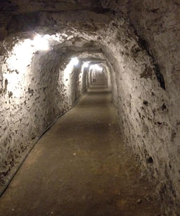 19. А вы тоже начинаете задыхаться в подземных тоннелях, подобных этому?