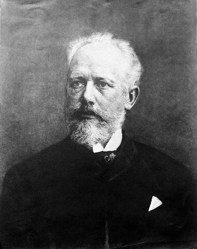19. Pyotr Ilyich Tchaikovsky (Besteci) & 00.00 - 08.00