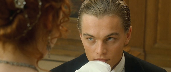 12. А что насчет матери Розы, ее жениха Кэла и всех тех людей на званом ужине? Если Джек был плодом воображения Розы, то почему все они тоже его видели?