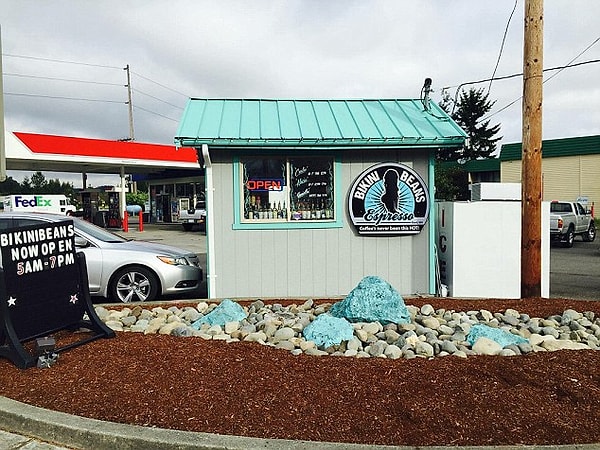 7. Неудивительно, что кофейня более привлекательна для мужчин, и многие из них отправляются на Facebook, чтобы похвалить прекрасный персонал