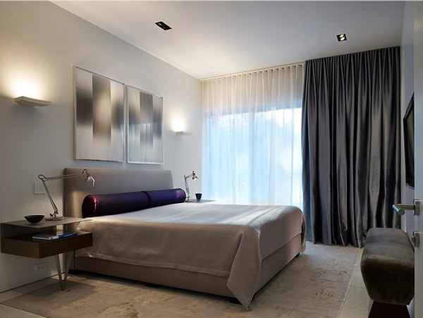 3. Приобретите в свою спальню очень плотные шторы