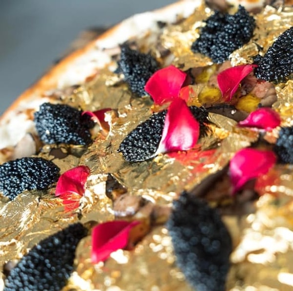 11. Пицца "24K" из ресторана "Industry Kitchen" (Нью-Йорк) за $2000