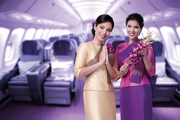 14. Наверное, самая красивая униформа принадлежит Thai Airlines