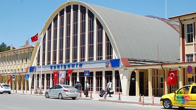 12. Tren Garı