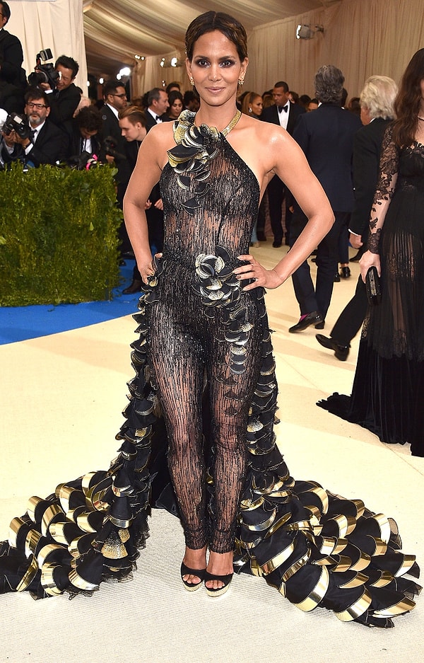 26. Холли Берри