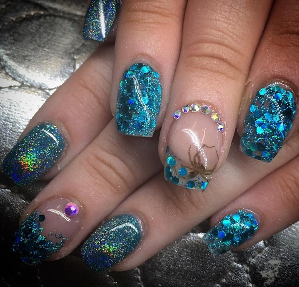 13. И, напоследок, с паучком :)