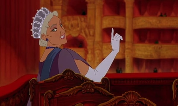 11. Говоря о шикарных персонажах, что вы думаете о бабушке Анастасии?