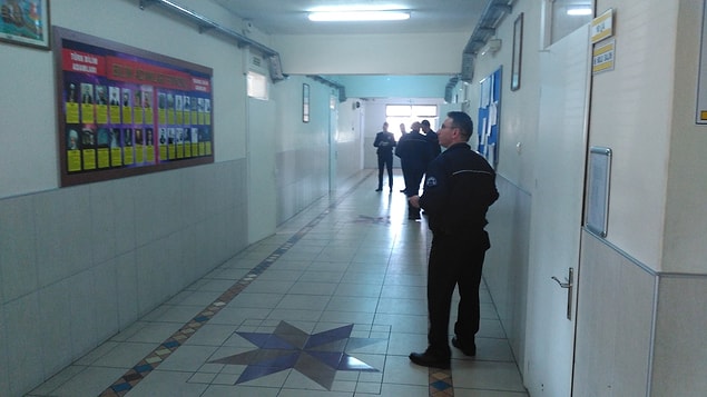 Okuldaki diğer öğrenciler ise evlerine gönderildi.