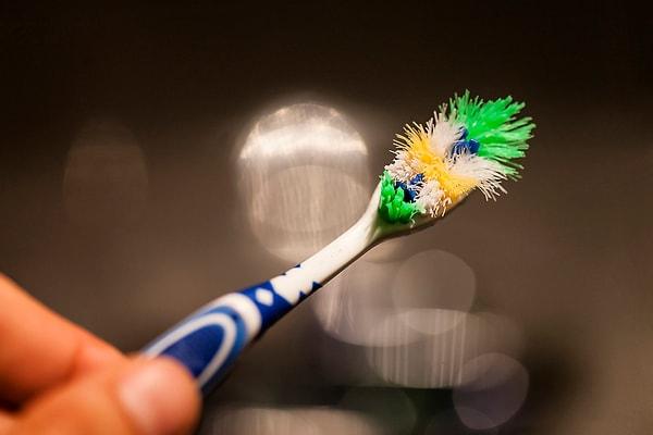 3. Diş fırçasını ne sürede değiştiriyorsun?