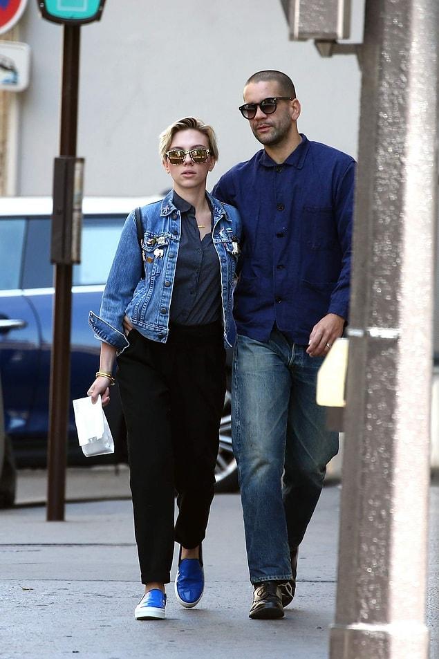After a long period of loneliness we saw Johansson, in 2012, with the French journalist, Romain Dauriac, in New York having lunch together.
