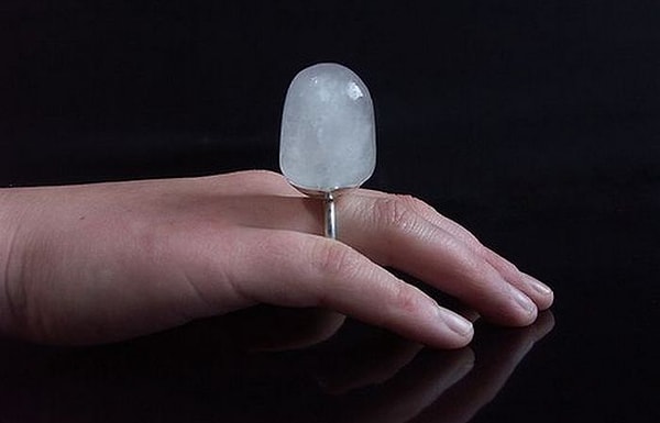 7. Ювелирные изделия изо льда