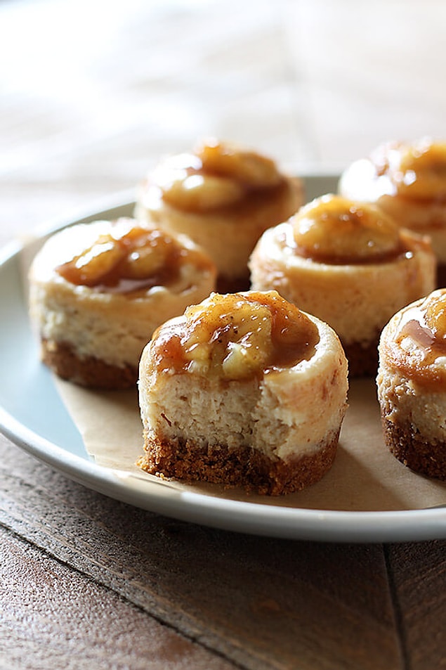 8. Geldik hem içi hem dışı muzlu cheesecake tarifine!
