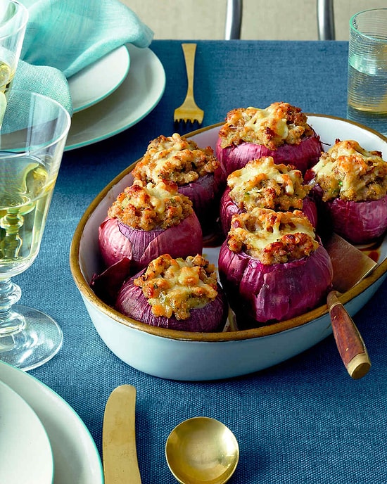 Hep Üvey Kardeş Muamelesi Gören Kırmızı Soğanla Yapabileceğiniz 12 Harbi Tarif