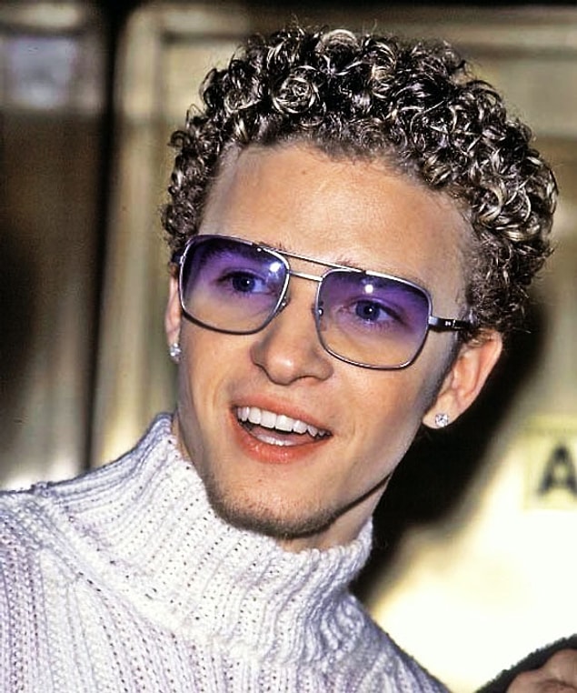 Justin Timberlake'i biliyorsunuz. N sync isimli söylemesi zor grupta, genç kızların bebiş yüzlü kahramanı olarak tanındı. O zaman da tam çıtır zamanlarıydı bu arada!