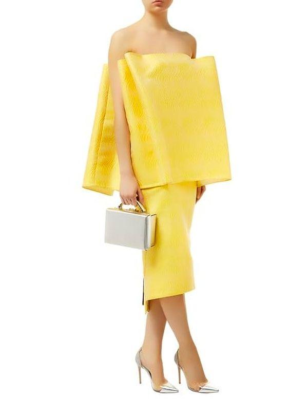 6. People will find it hard to miss you when you walk outside wearing a block of cheese. Your purse will only be $2,135 (£1,650) lighter.