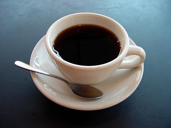 2. Amerika ise kafein tüketiminde çok önemli bir yere sahip. Amerikalıların %90'ı her gün kafein tüketiyor. Çoğunluğu da bu kafein tüketimini kahve ile yapıyor.