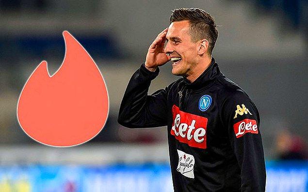 İtalyan ekibi Napoli, tabiri caizse çöpçatan uygulaması Tinder ile ilginç bir anlaşmaya imza attı.