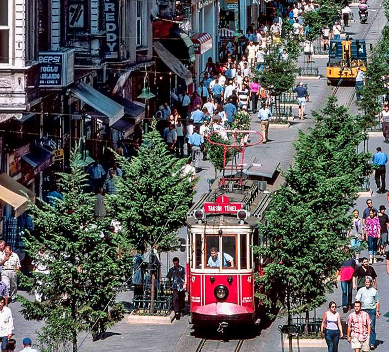 Şimdilerde Harabeyi Andırıyor: Çalışmaların Ardından İstiklal Caddesi Nasıl Görünecek 45