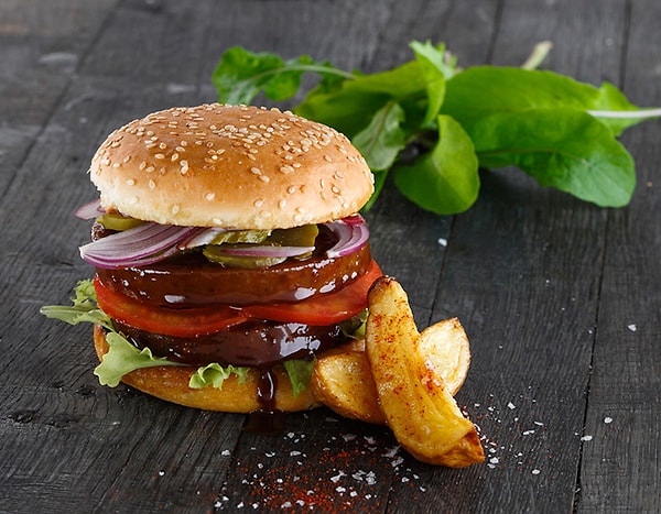 9. Сэндвичи или бургеры с большим количеством начинки