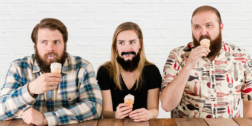 Эта девушка на себе проверила, какую еду сложно есть бородачам