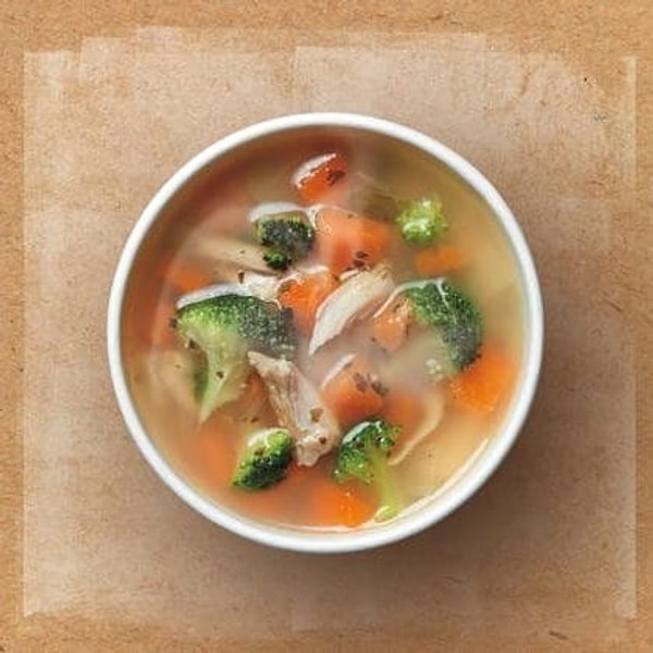 1. Куриный суп с коричневым рисом и брокколи