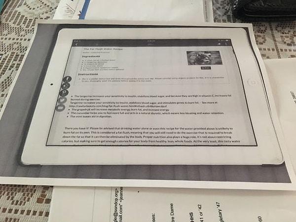29. "Annem iPad'indeki yemek tariflerinin çıktısını almış."