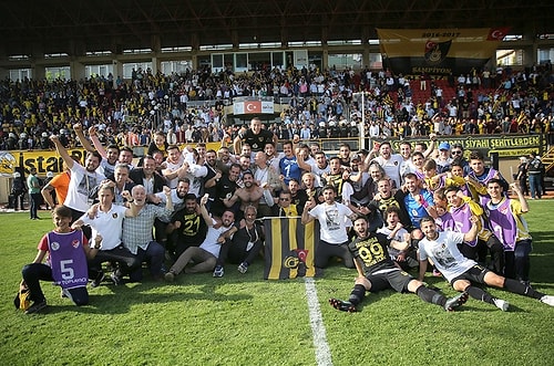 Ankaragücü ve İstanbulspor, Spor Toto 2. Lig Kırmızı ve Beyaz Grup'u şampiyon tamamlayarak TFF 1. Lig'e yükseldi bildiğiniz üzere.