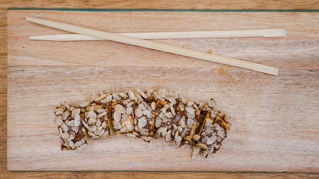 5. Çikolata Soslu Çıtır Roll
