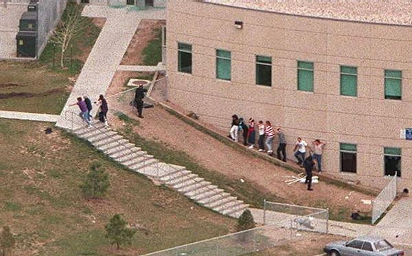13. Школа "Колумбайн" (штат Колорадо, США)