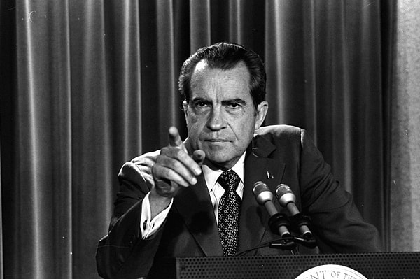 İkinci azil süreci meşhur Watergate skandalı sonrası Başkan Nixon hakkında başlatıldı