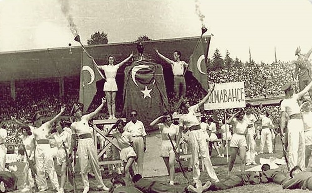 1956 Yılından 19 Mayıs Atatürk'ü Anma, Gençlik ve Spor Bayramı Görüntüleri!