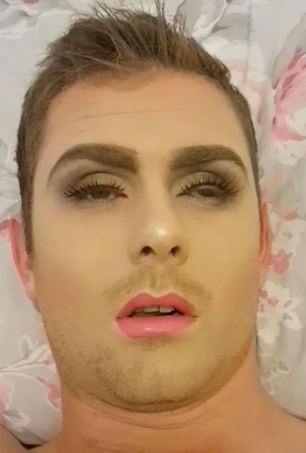 7. Когда Стефан проснулся в четыре часа утра в понедельник, его ждал настоящий сюрприз