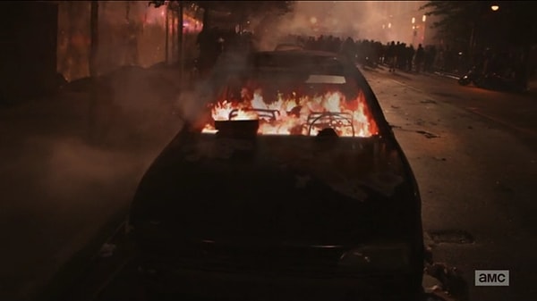 3. Вы встретились в центре, все вокруг превратилось в хаос. Ваши действия?