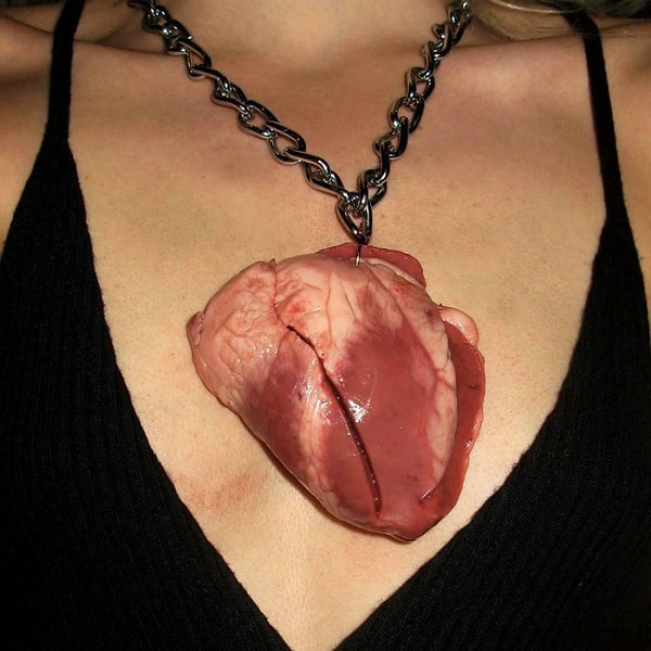 9. Сердце бывшего ношу с собой. 😌