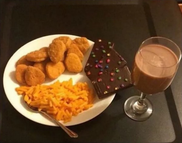 4. Когда вы женитесь или выходите замуж, ваш ужин выглядит вот так: