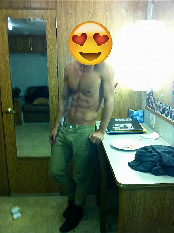 6. Кто изображён на этом подпольном фото?