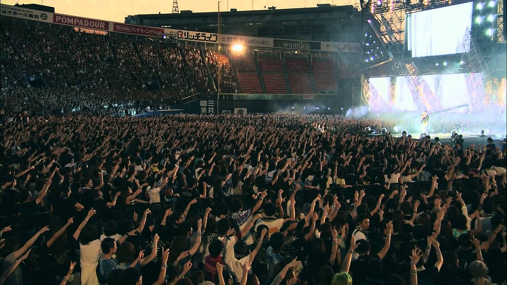 Binlerce Dinleyiciden Hiçbirinin Cep Telefonunu Cebinden Çıkarmadığı Bir Konser Düşünsenize, Çıldırırsınız!