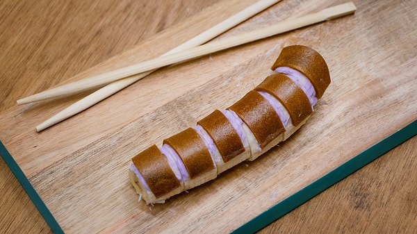 6. Сашими роллы с клубничной пастилой