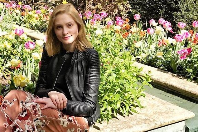 Oxford University student Lavinia Woodward (24) stabbed her Cambridge-educated boyfriend, who she met on the Tinder dating app, in the leg before hurling a laptop, glass and a jam jar at him during a drug-fuelled rage.