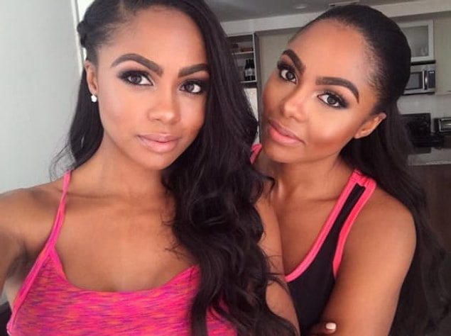 16. Debra ve Joyce