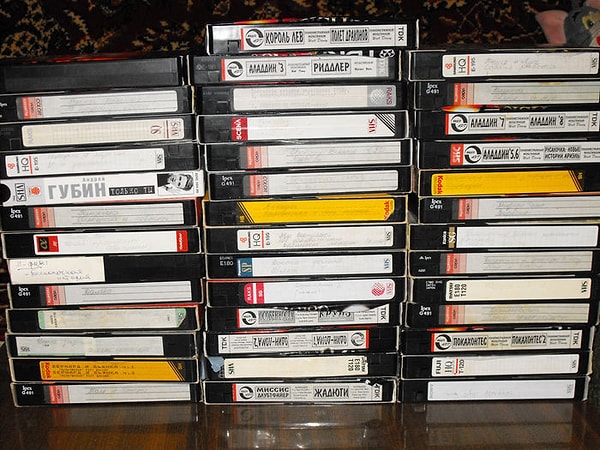 8. А у вас есть кассета, которую вы взяли у друга и до сих пор не вернули?