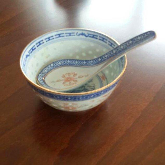 7. Hiçbir zaman içinden çorba içemediğimiz Çin porseleni kase ve kaşık